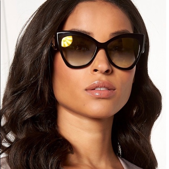 Marc Jacobs Accessories - MARC Jacobs cat eye sunglasses